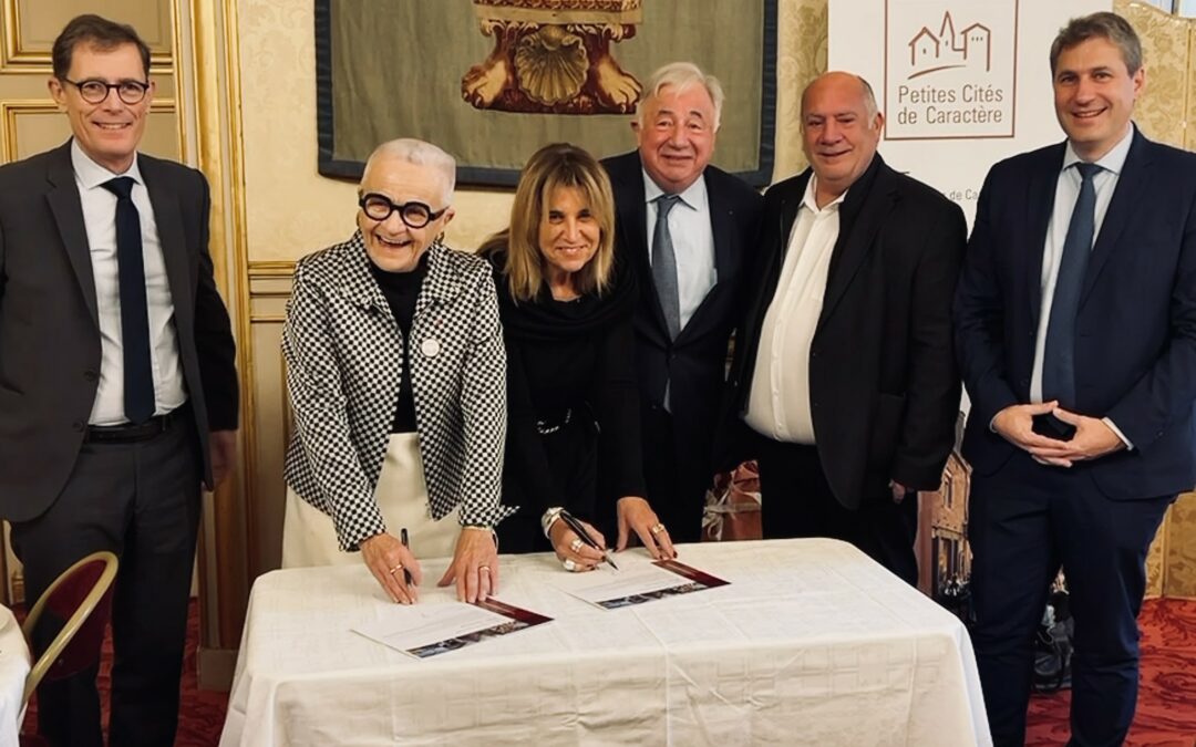 Signature au Sénat de la convention PCC